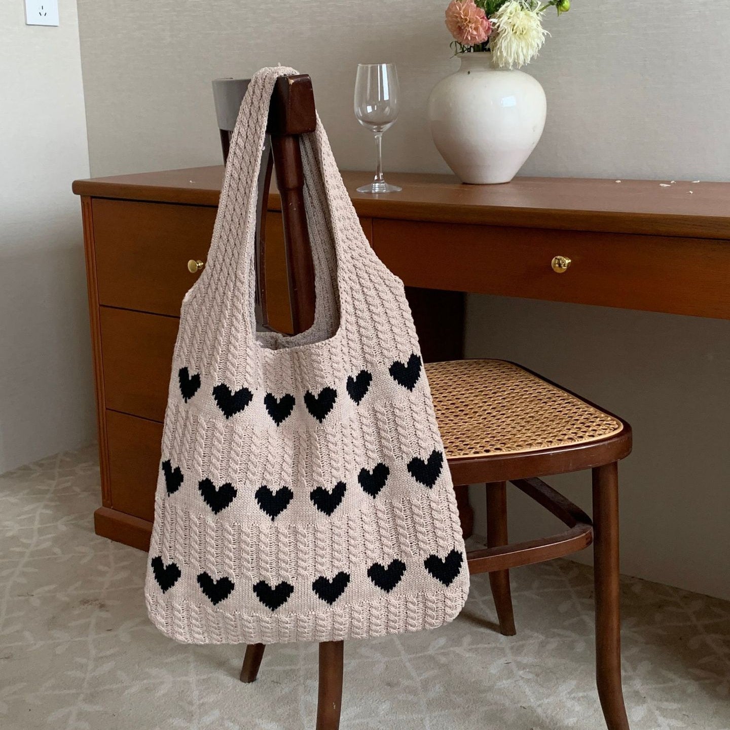 Nina | Handgemachte Strick-Shopper mit Herzmuster