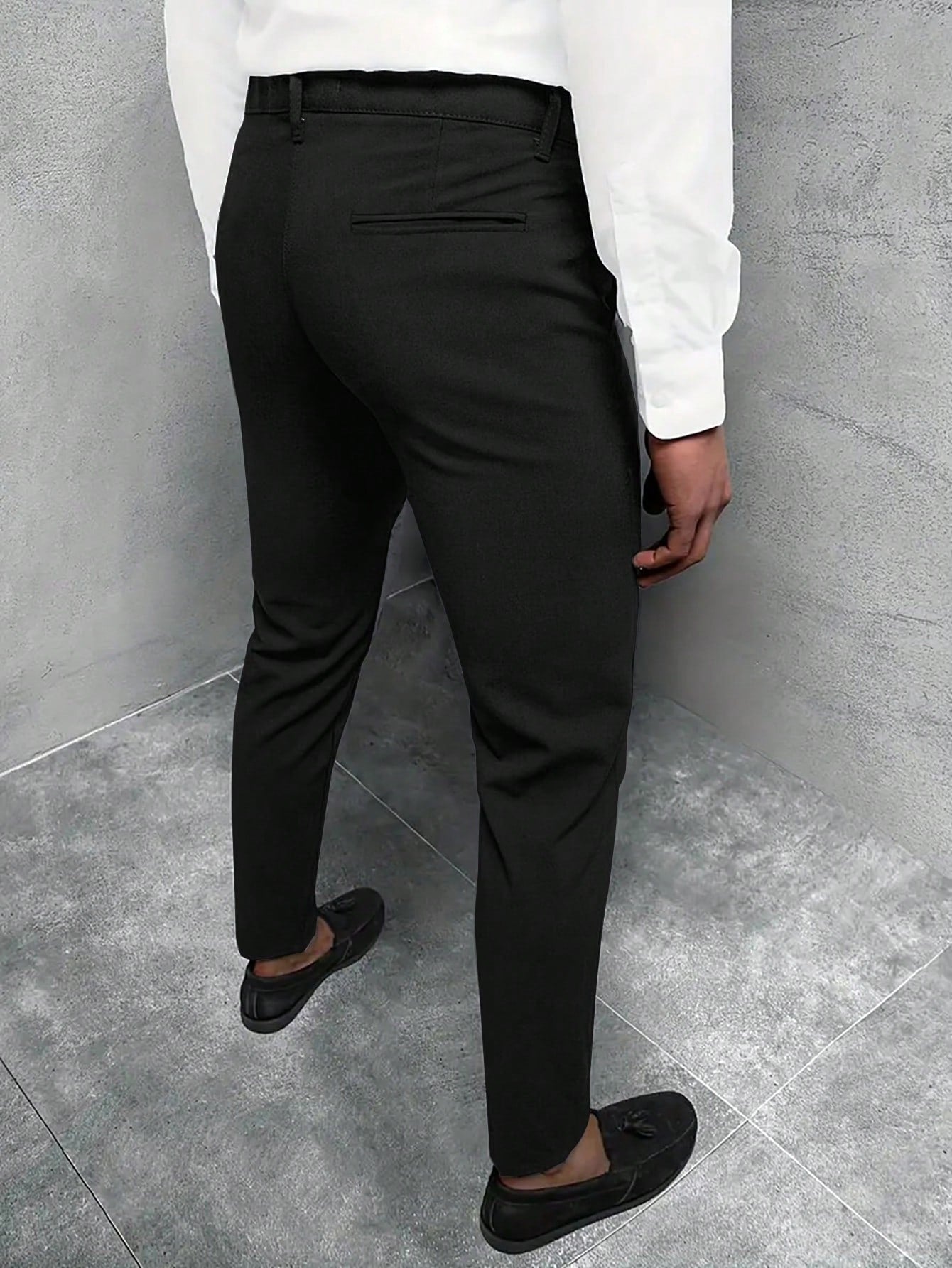 Jasper | Einfarbige Herrenhose für lässige Geschäftsreisen