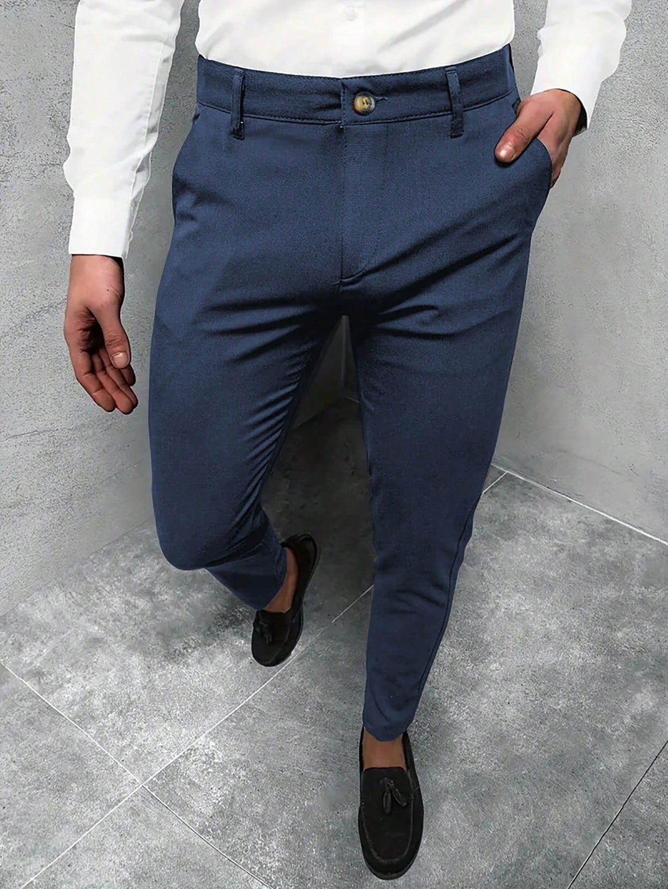 Jasper | Einfarbige Herrenhose für lässige Geschäftsreisen
