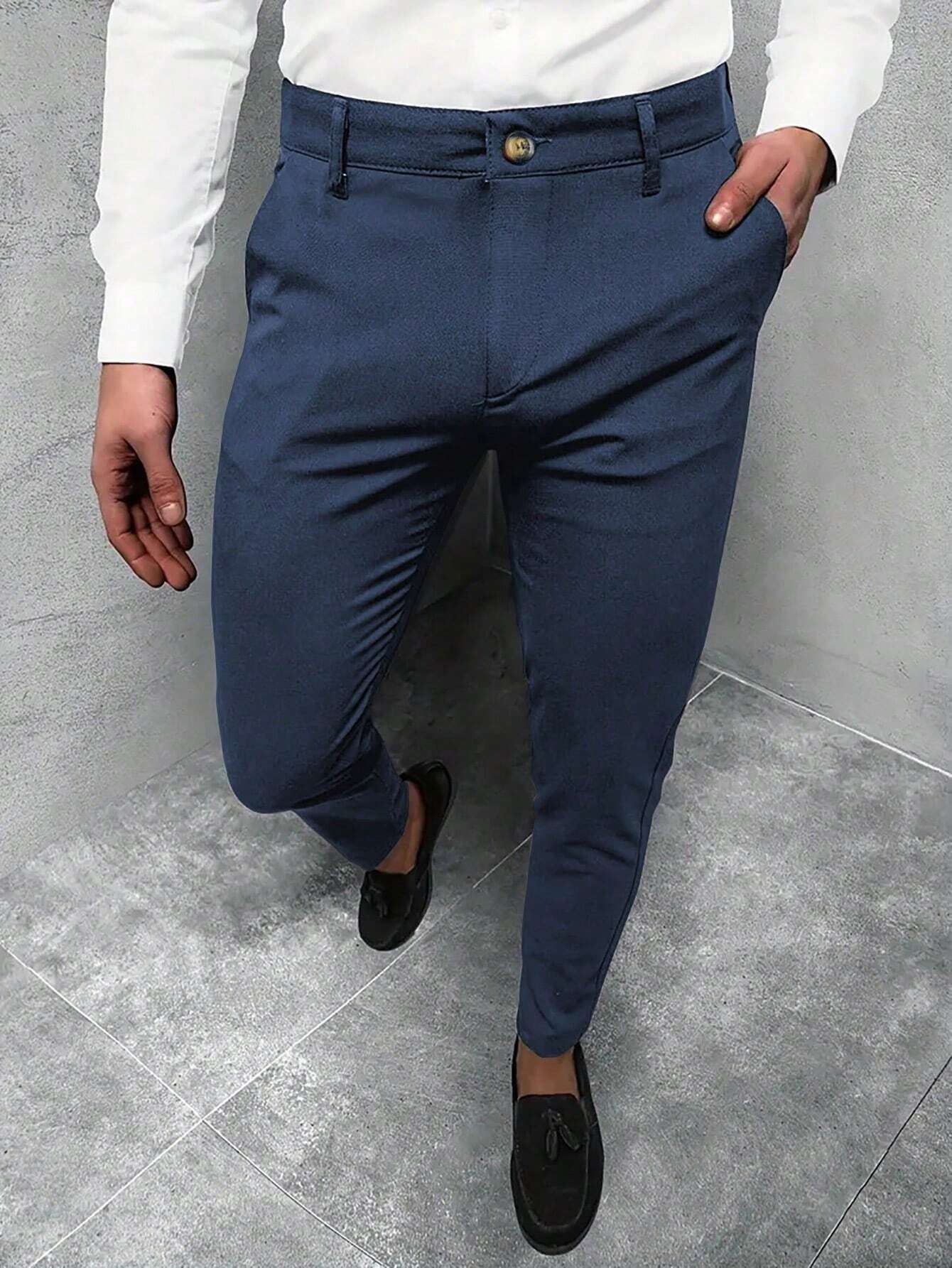 Jasper | Einfarbige Herrenhose für lässige Geschäftsreisen