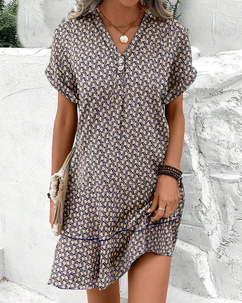 Kurzärmeliges Freizeitkleid mit V-Ausschnitt