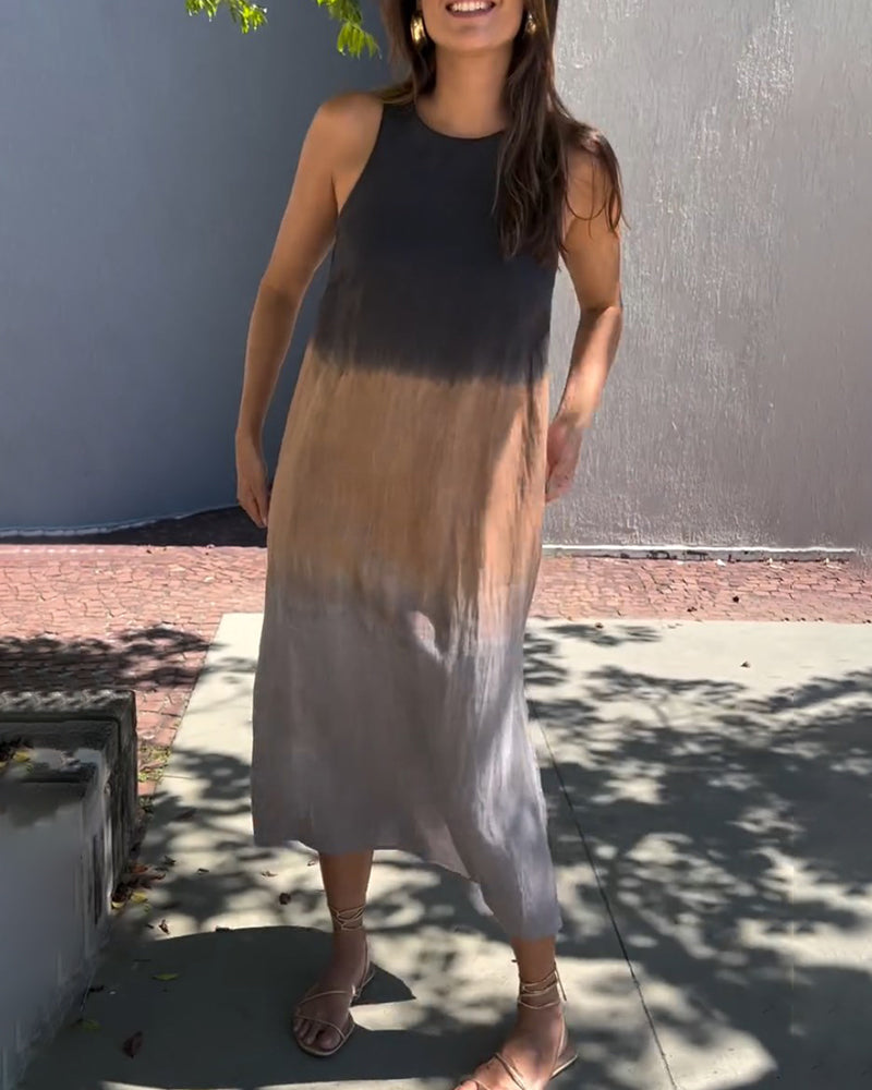 Ärmelloses Kleid mit Seitenschlitz