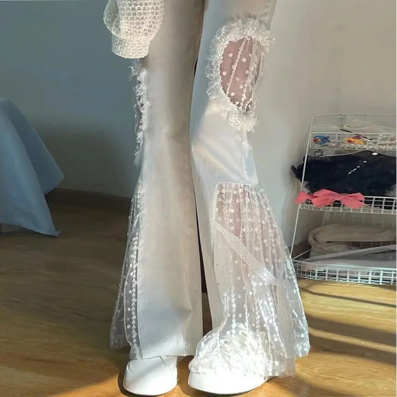 Viola | Schlaghosen | Hohe Taille | Spitzendetails