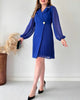 Kleid mit goldener Schnalle