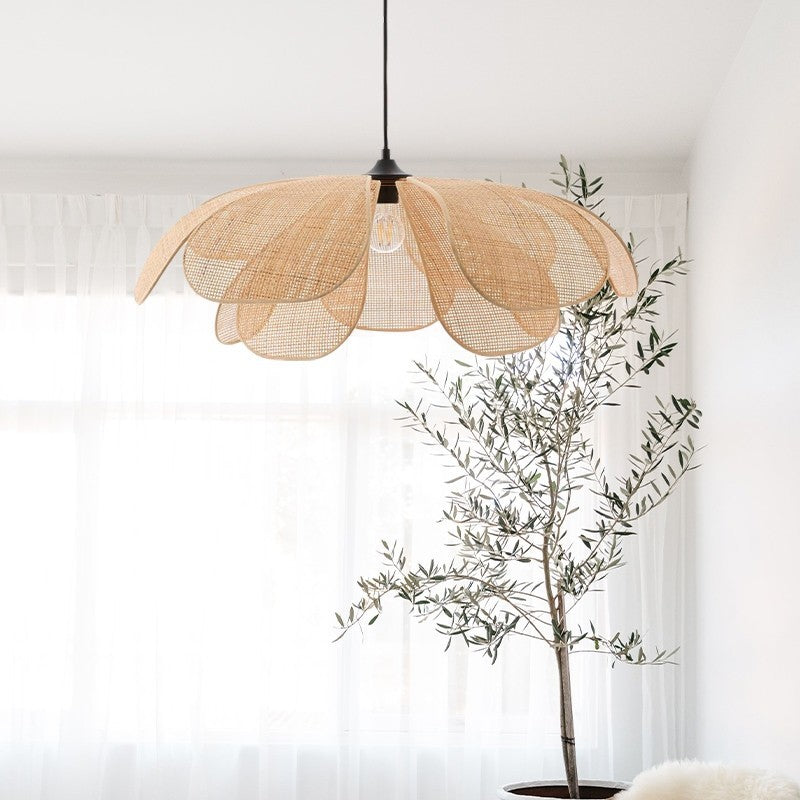 RustikaLeuchter™ - Charmantes Rattan-Design trifft auf rustikale Eleganz.