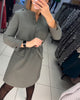 Kleid mit Knöpfen und Schleife in der Taille