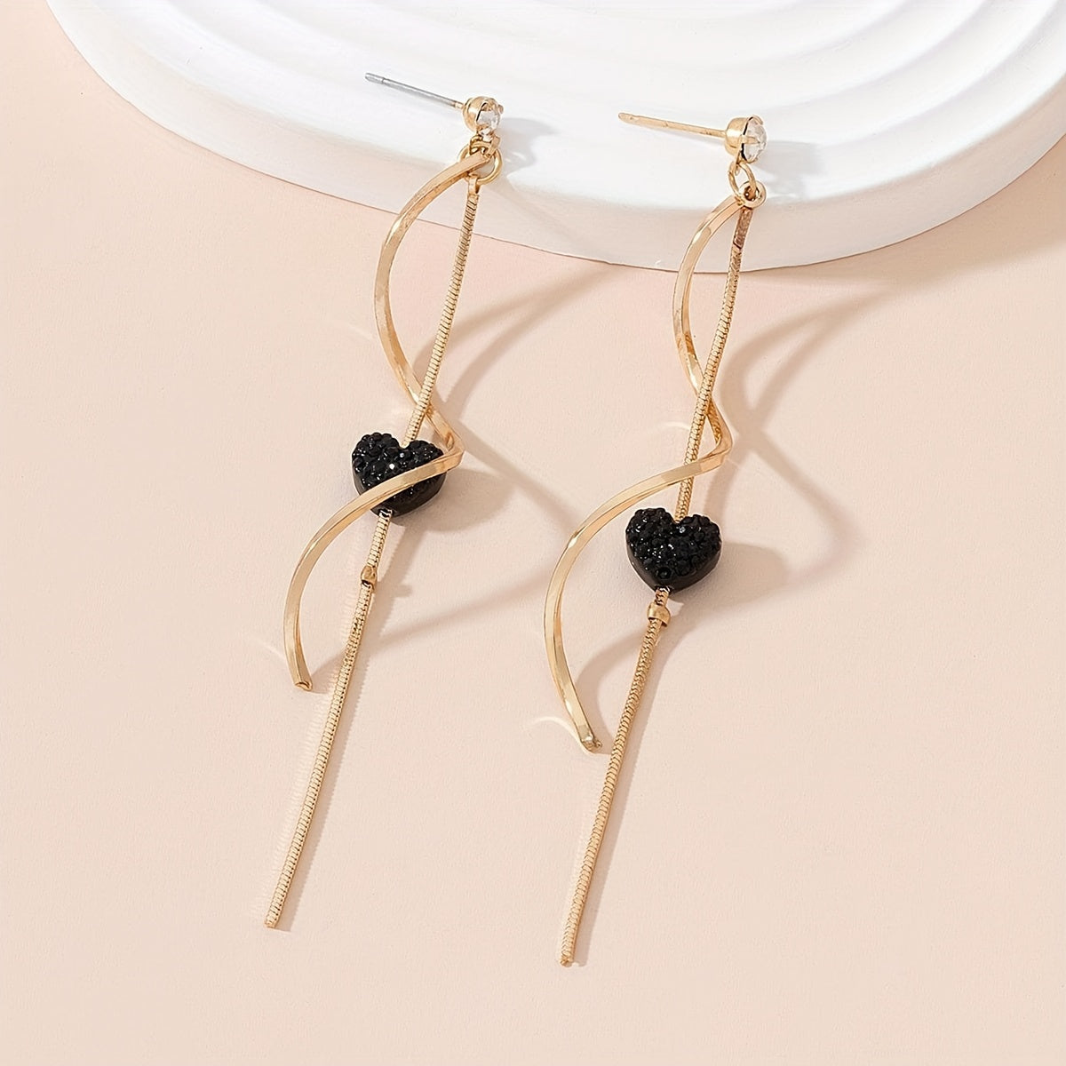 Emma | Schwarze Herz-Design Spiral-Dangle-Ohrringe
