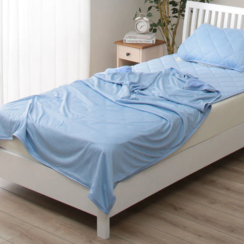 ChillWeave™ – Die ultra-kühlende Decke für schweißfreie Sommernächte.