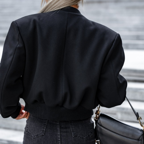 Kurze Bomberjacke mit Knöpfen
