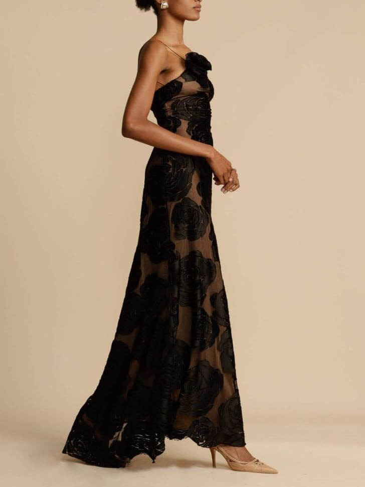 JacquardGlam™ - Die atemberaubende Off-Shoulder Jacquard Maxi-Kleid für müheloses Flair.