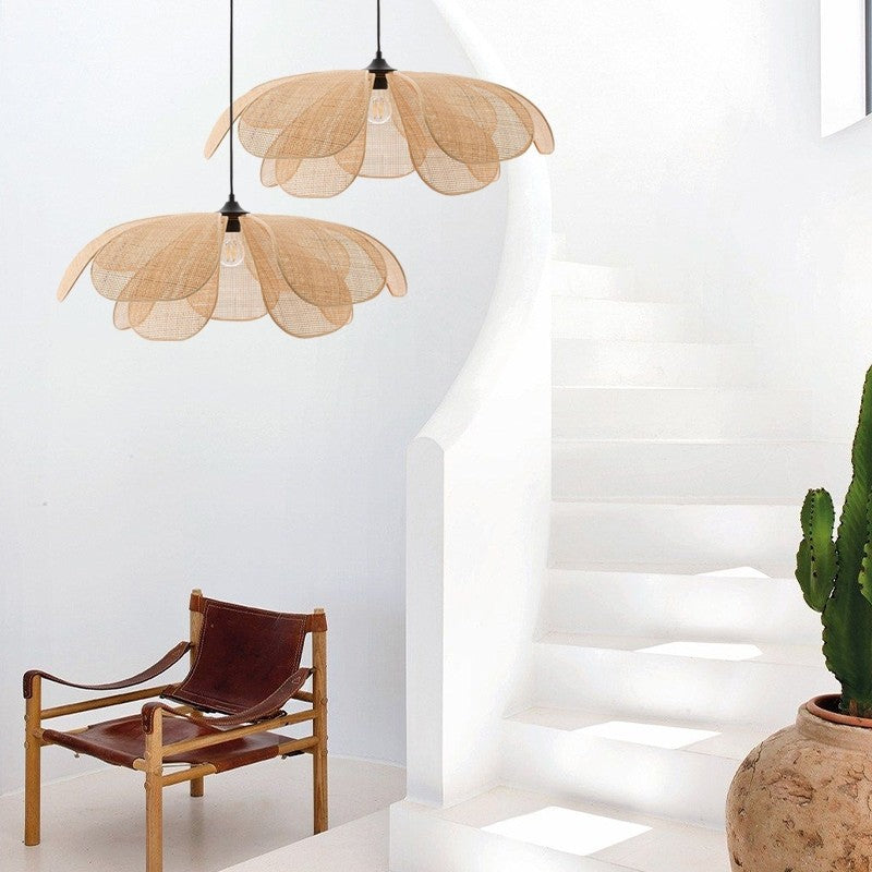 RustikaLeuchter™ - Charmantes Rattan-Design trifft auf rustikale Eleganz.
