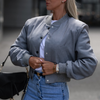 Kurze Bomberjacke mit Knöpfen