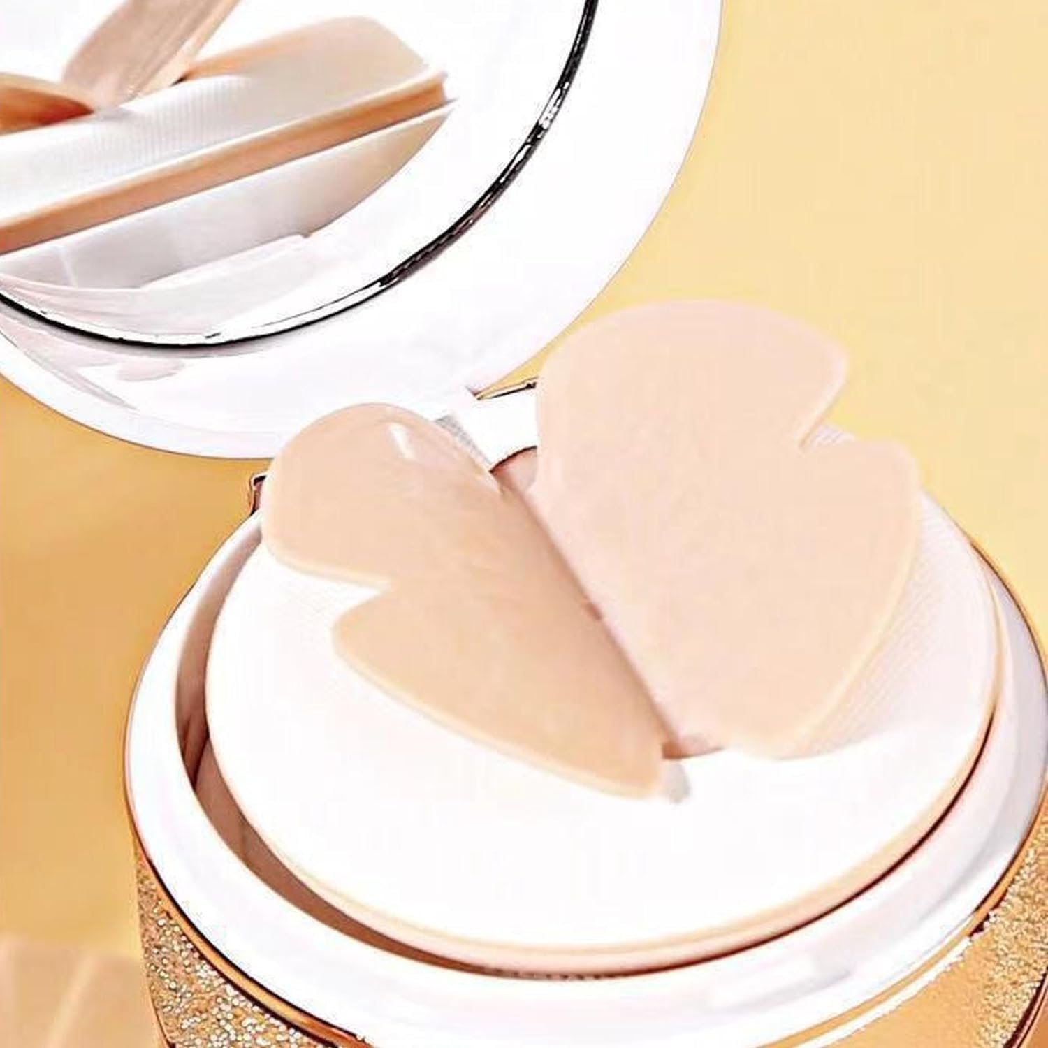 ButterGlow™ - Erleben Sie die Ausstrahlung natürlicher Schönheit und makellose Deckkraft.