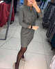 Kleid mit Knöpfen und Schleife in der Taille