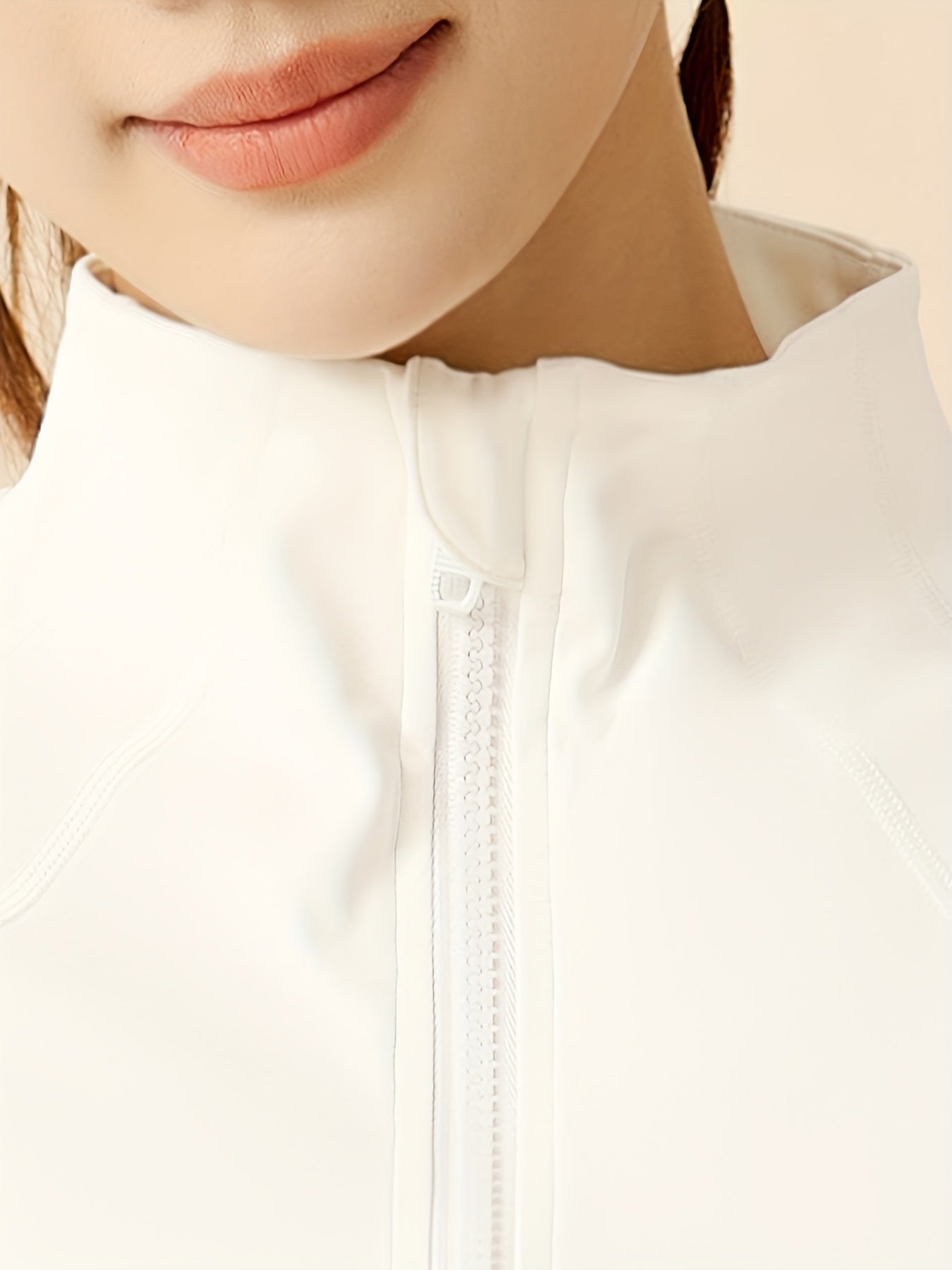 Eva | Gekürzte Sportjacke mit atmungsaktivem Material und Stehkragen