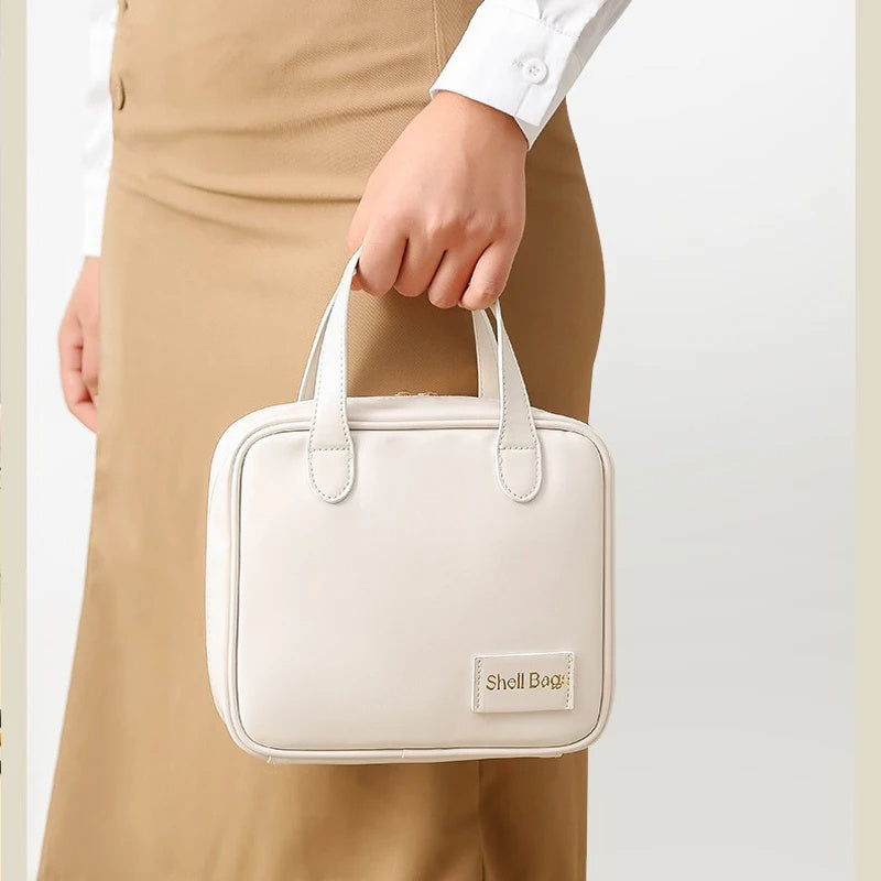 BeautifyBag™ - Die stilvolle und geräumige Kosmetiktasche für unterwegs.
