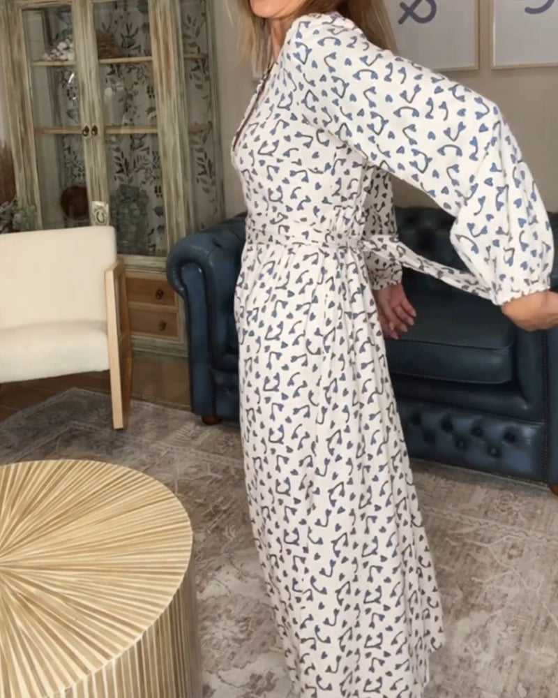 Bedrucktes Kleid mit V-Ausschnitt