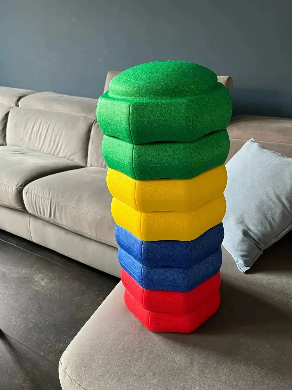 SpielSteinFun™ – Das bunte Sprungbrett zu mehr Bewegung und Kreativität.
