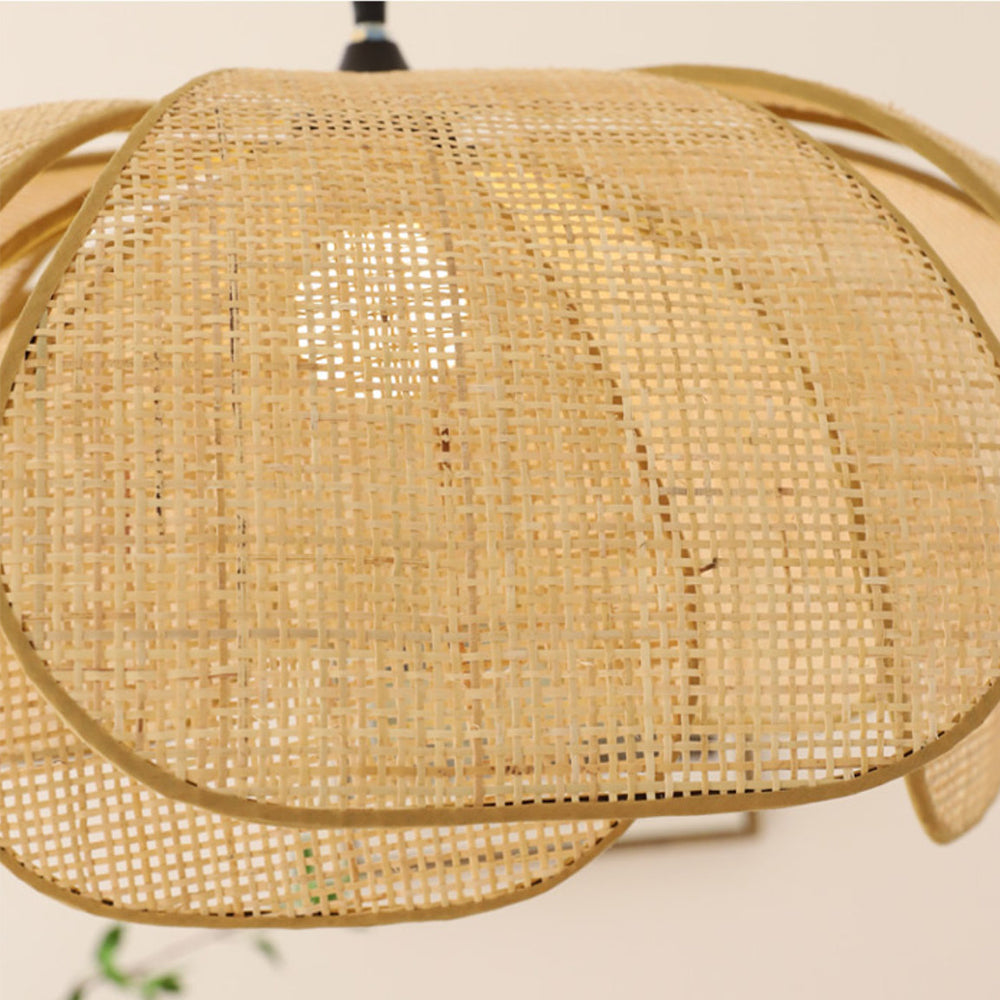 RustikaLeuchter™ - Charmantes Rattan-Design trifft auf rustikale Eleganz.
