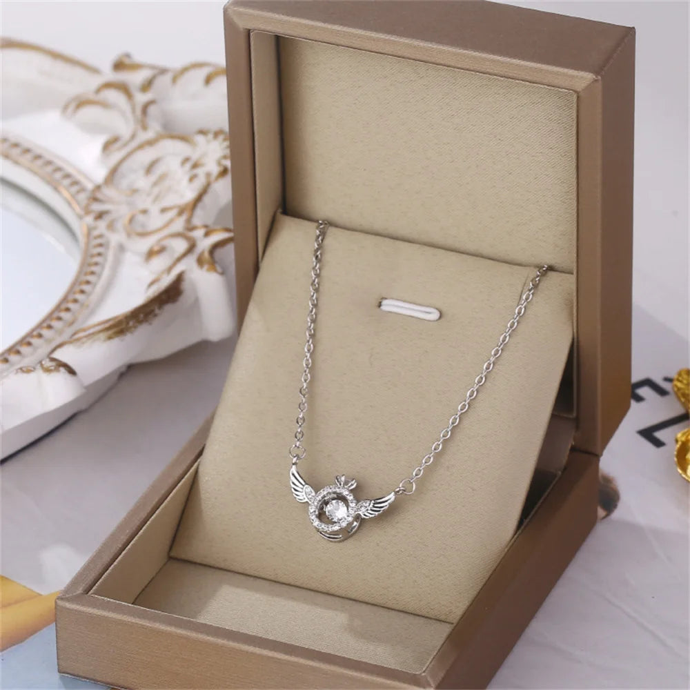 EternaGlow™  Beleuchten Sie die Eleganz mit unvergänglicher Anmut, ein zeitloses Symbol der Liebe.