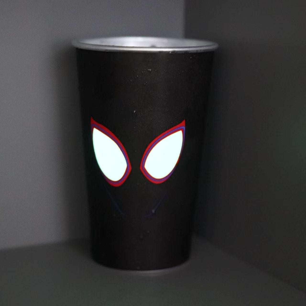 SpiderMorph Reveal Cup – Farbwechsel-Becher mit leuchtenden Augen