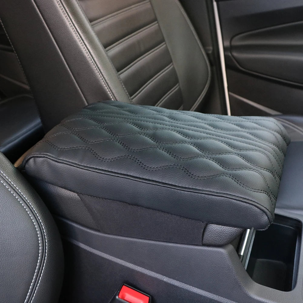 ComfortRest™ - Die ultimative Armlehnenauflage für ein luxuriöses Fahrerlebnis.