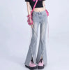 Esmée - Verspielte Jeans mit rosa Rüschen.