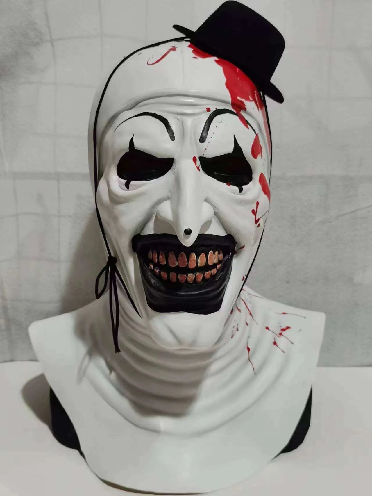 HorrorClown™ - Schauriges Clown-Kostüm für Bühnenauftritte und Cosplay.
