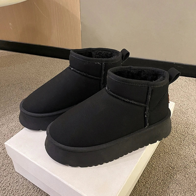 Mini-Stiefel mit Plateau