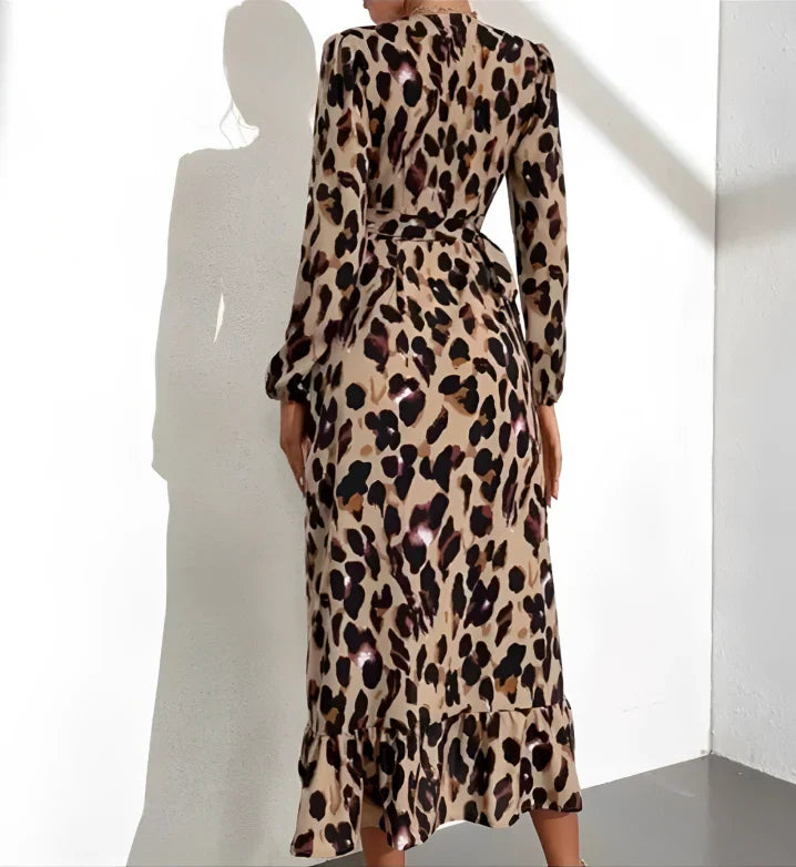 Leila | Kleid mit V-Ausschnitt und Leopardenmuster