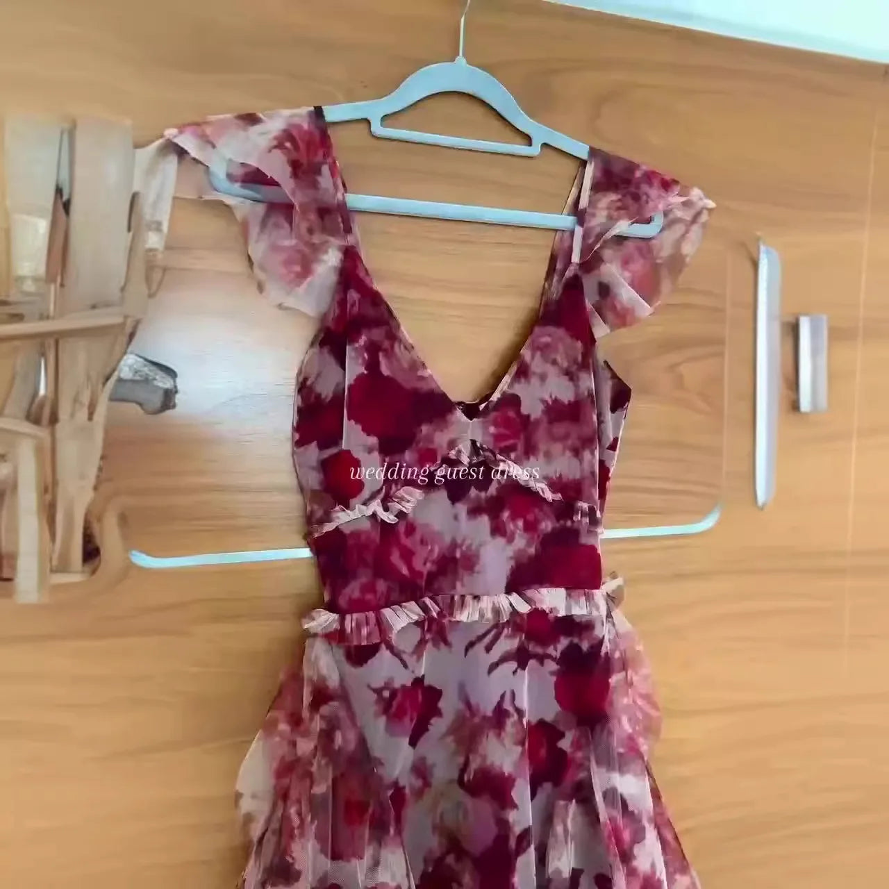 BloomViva™ – Die elegante Blumenrüschen-Kleid für stilvolle Auftritte.