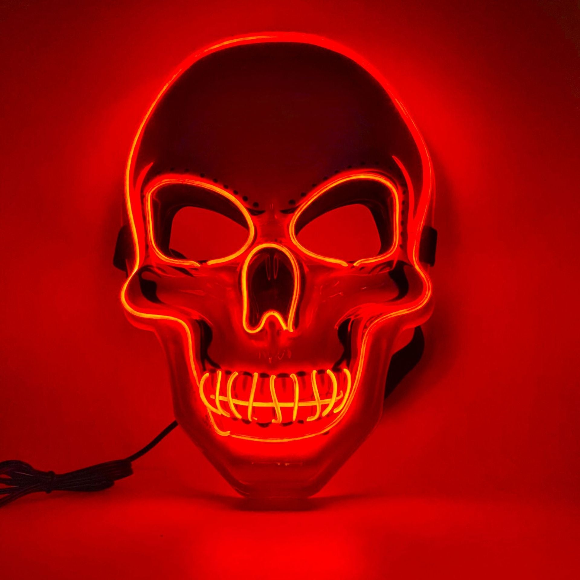 GlowSkull™ - LED-Totenkopfmaske mit Leuchteffekten für ein gruseliges Erlebnis.