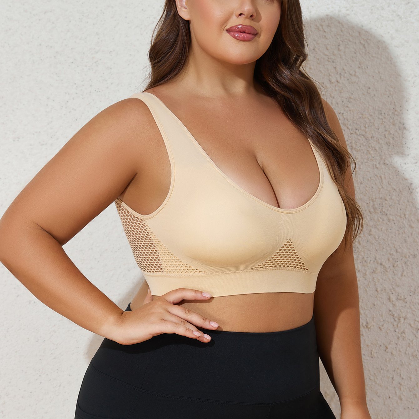 Lotte | Damen-Sport-BH in großen Größen - Atmungsaktives Mesh, breite Träger, herausnehmbare Pads, U-Rücken-Design, pink
