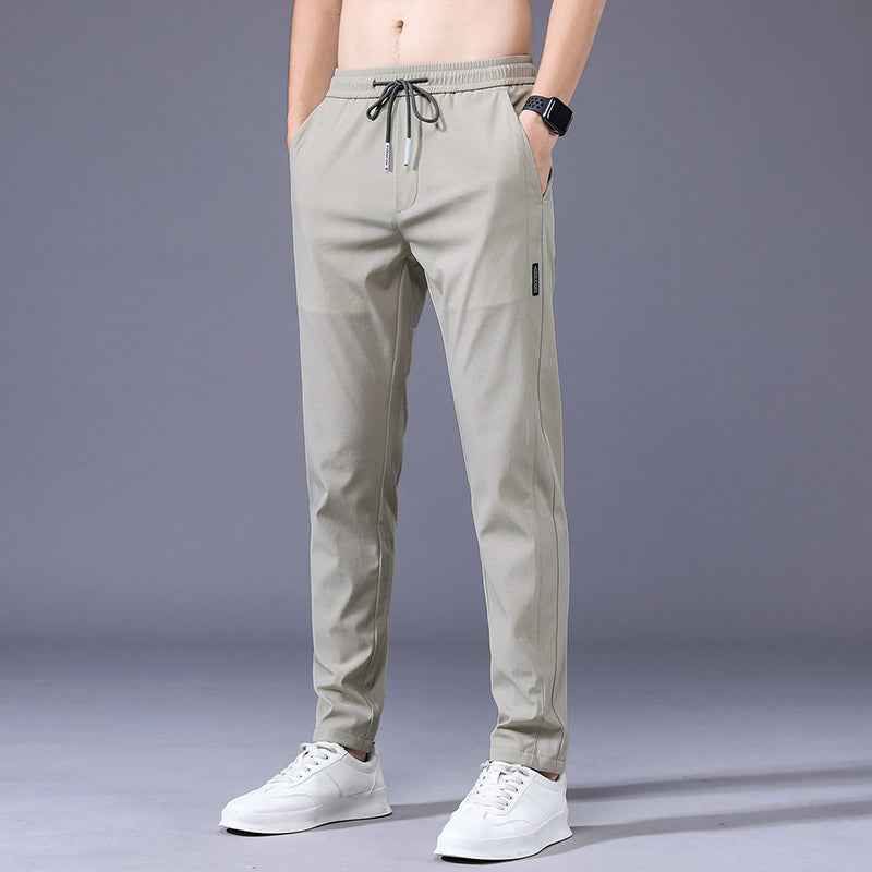 Lars | Dünne Elastische Herren-Jogginghose in Einfarbigem Design