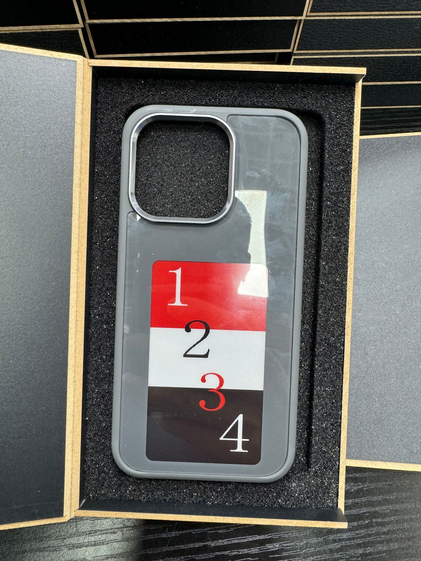 InkCase™ – Die innovative E-Ink Handyhülle für grenzenlose Personalisierung