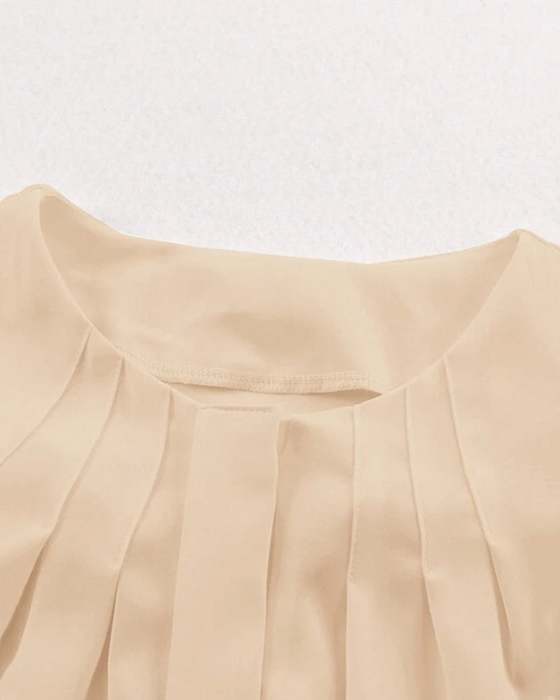 Unifarbenes elegantes Hemd mit Falten