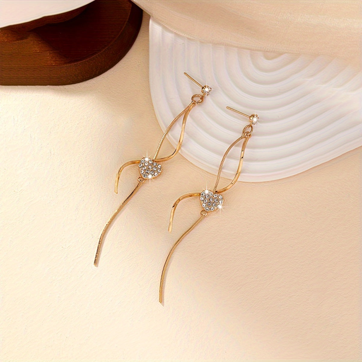 Emma | Schwarze Herz-Design Spiral-Dangle-Ohrringe