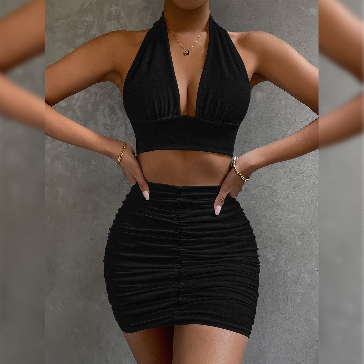 CurveSet™ – 2-teiliges Halter-Top & Minirock-Set für einen sexy Auftritt!