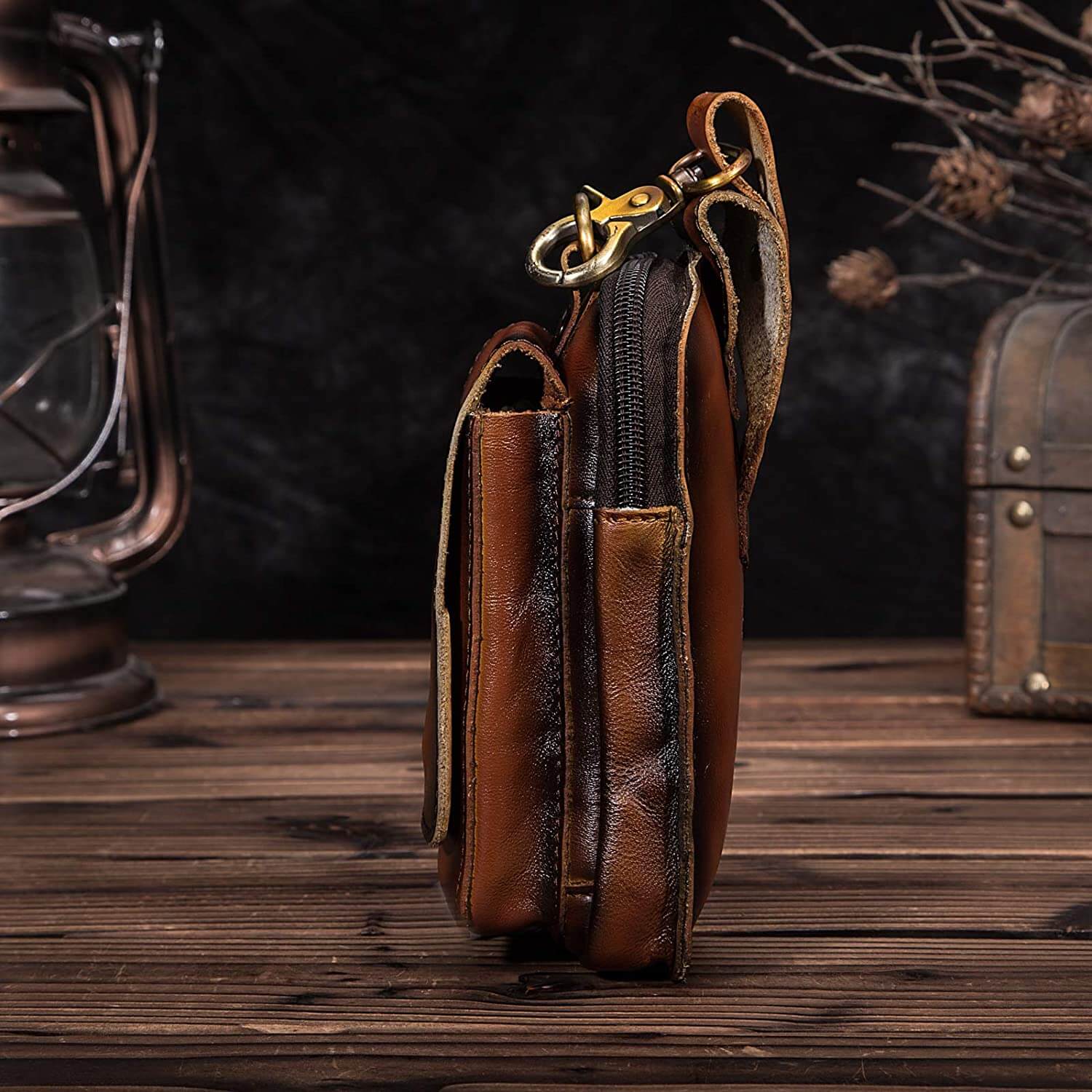 Lars | Gürteltasche aus Leder für Herren mit Magnetverschluss und verstellbarem Hüftgurt