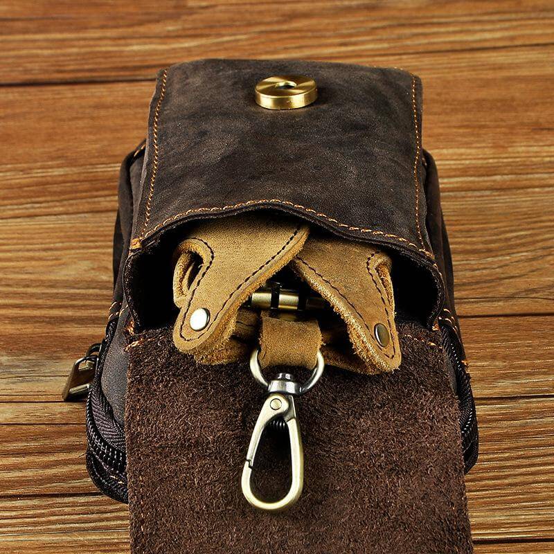 Lars | Gürteltasche aus Leder für Herren mit Magnetverschluss und verstellbarem Hüftgurt