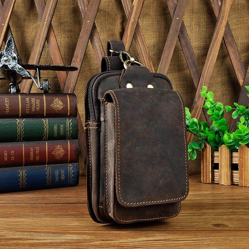 Lars | Gürteltasche aus Leder für Herren mit Magnetverschluss und verstellbarem Hüftgurt