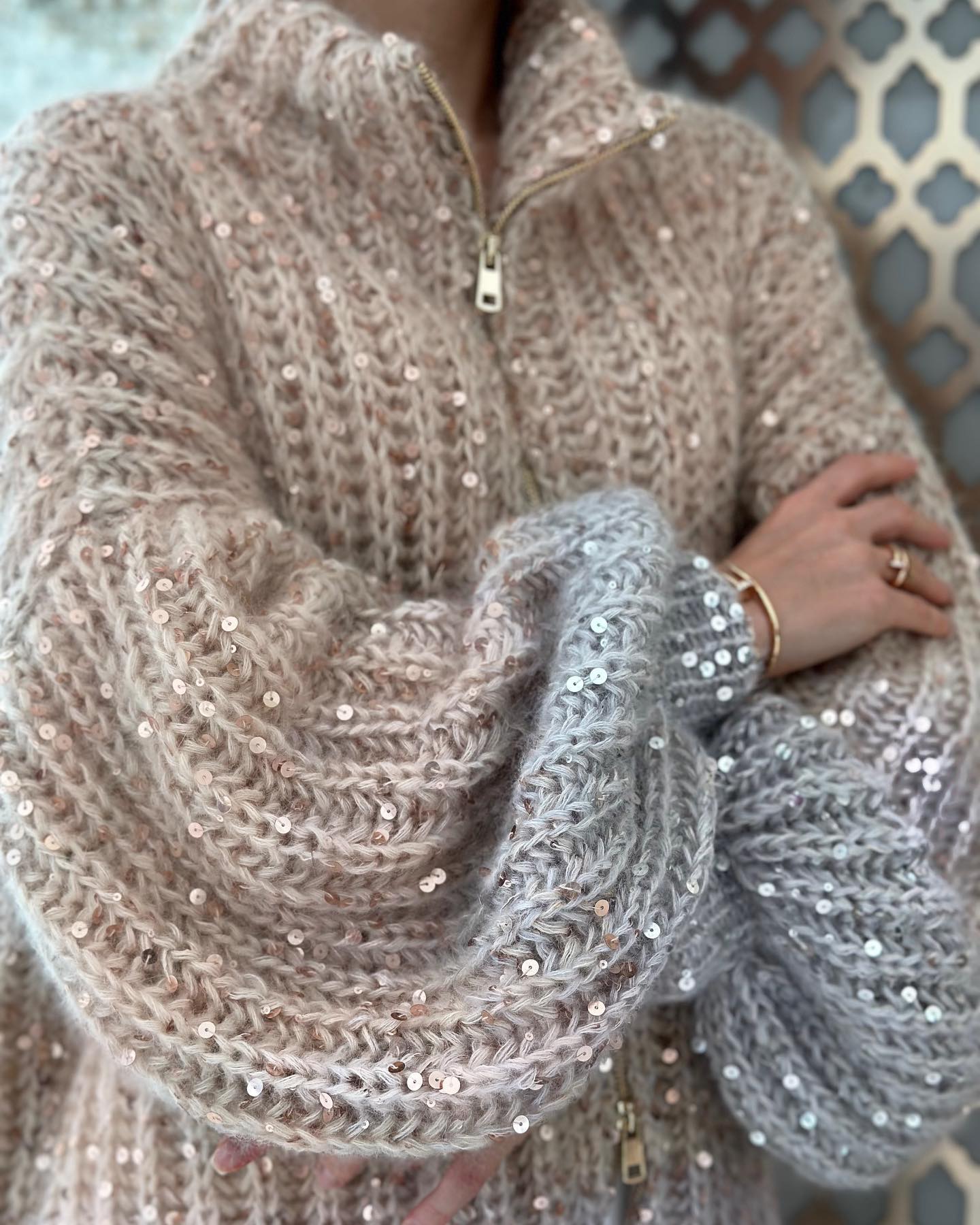 Lustrous™ Gestrickte Pulloverjacke mit Pailletten